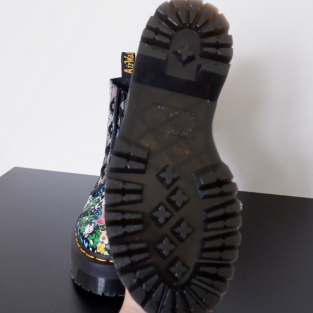 DR. MARTENS Sinclair Floral Mash Up - Picture 10 of 13